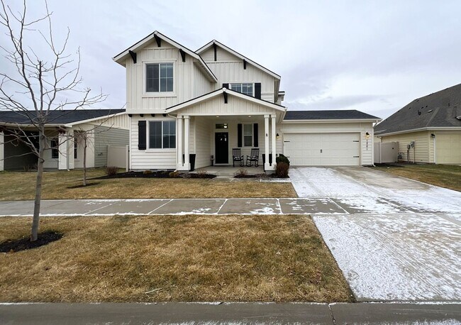 Foto del edificio - Welcome to this charming 3 bed 2.5 bath home just off Deer Flat and Linder Rd.