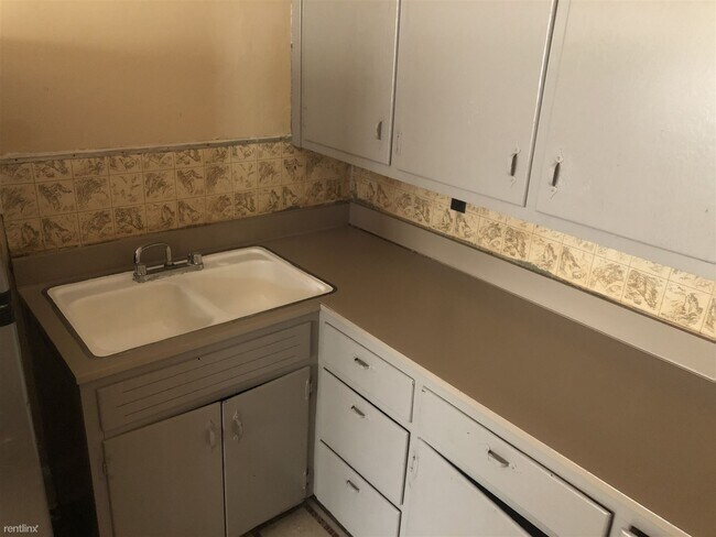 Foto del edificio - 912 McMillon Ave