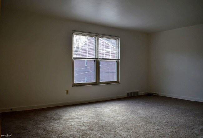 Building Photo - 181 Pennwood Ave