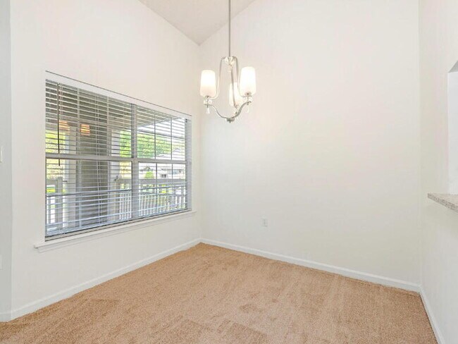 Foto del edificio - 5011 Sharon Rd