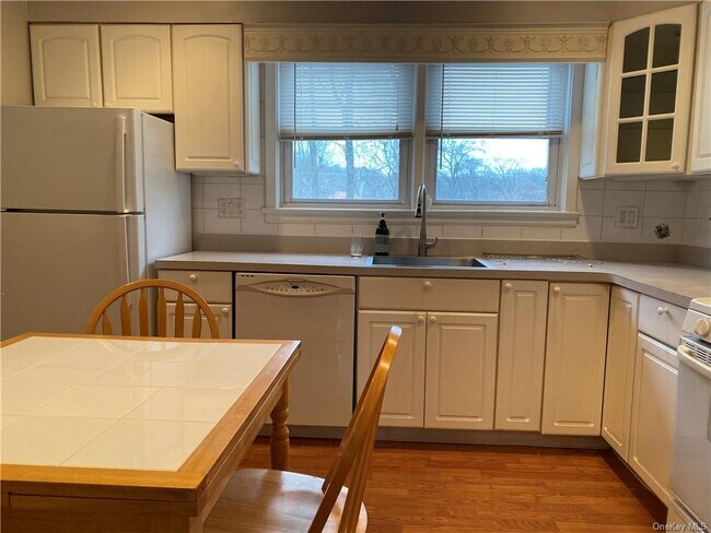 Foto del edificio - 905 Palmer Ave