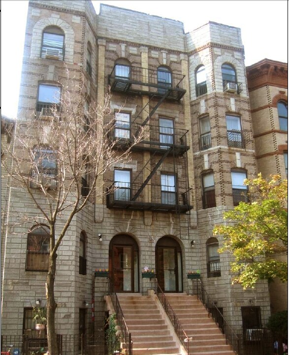 Building Photo - 320-322 57th St