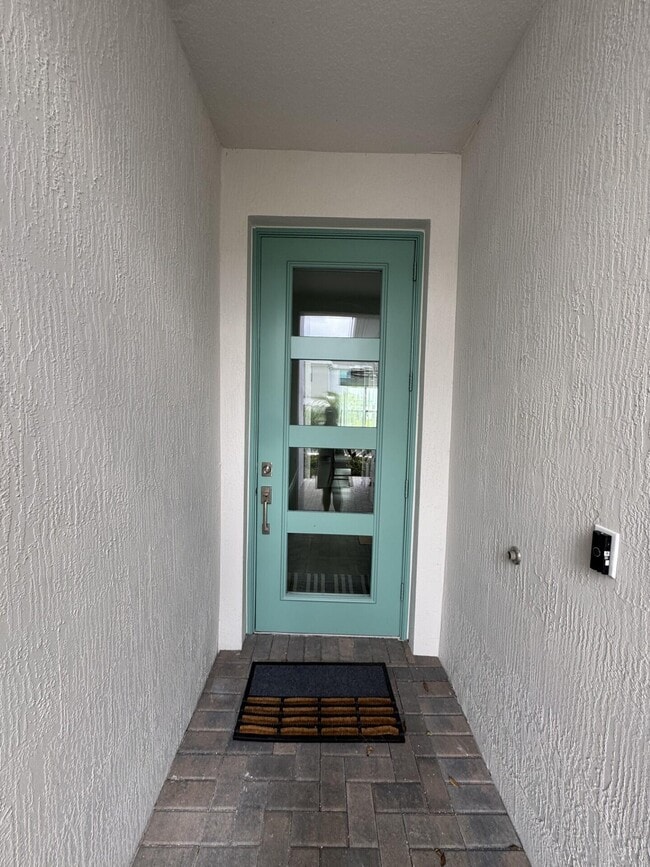 Building Photo - 14083 SW Thorens Dr
