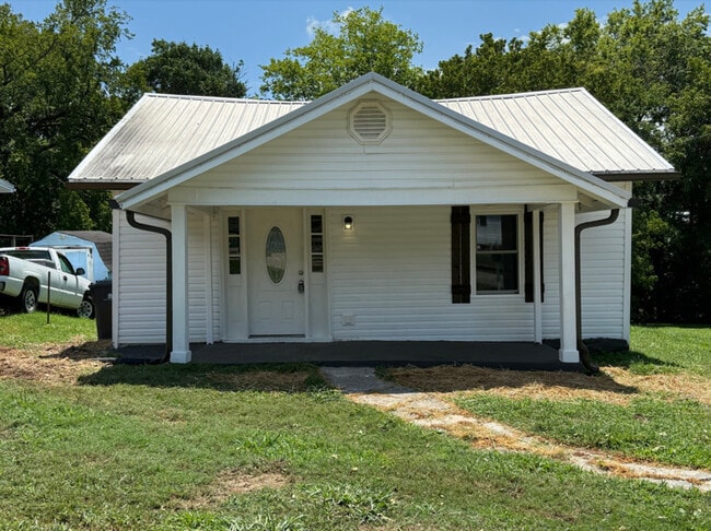 Photo - 1008 Avenue A House