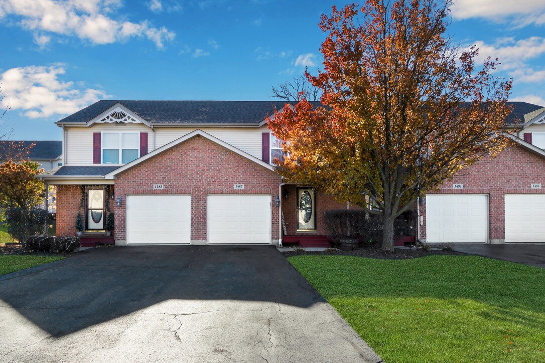 1487 Rhett Pl, Woodstock, IL 60098 Townhome Rentals in Woodstock IL