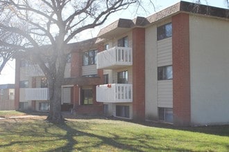Building Photo - Sandalwood Place