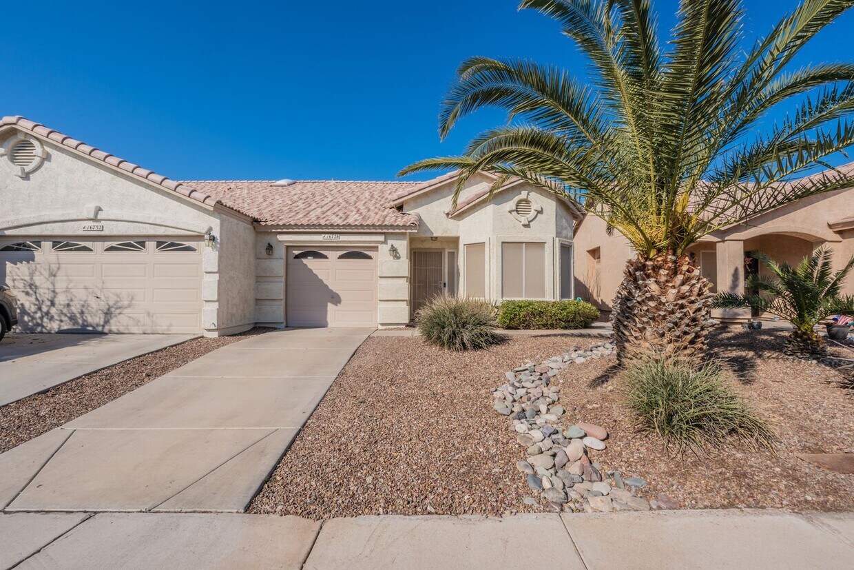 Foto principal - Beautiful 2 bedroom & 2 bath home in Desert Foothills Villas