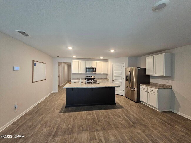 Building Photo - 4075 Silver Spur Rd