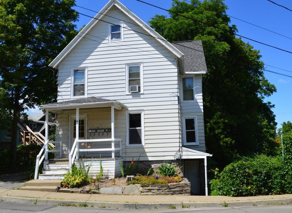 4 Hotchkiss St, Binghamton, NY 13903 Room for Rent in Binghamton, NY
