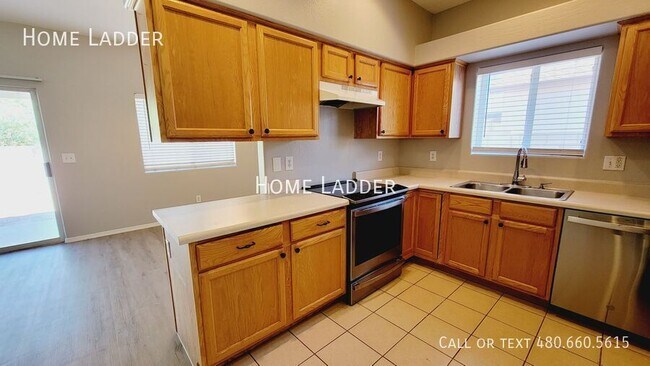 Building Photo - Discover Your Dream Home in Casa Grande!