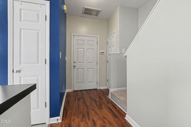 Foto del edificio - 233 Woodson Dr