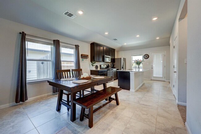 Foto del edificio - 206 Creek Hollow Dr