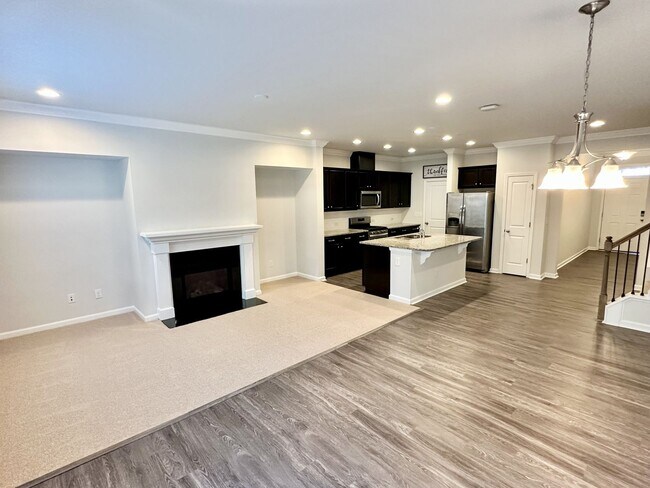 Building Photo - Impeccable Townhome in Prime Cary Location