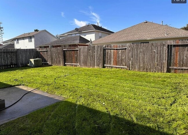 Building Photo - 16322 Bettong Ct