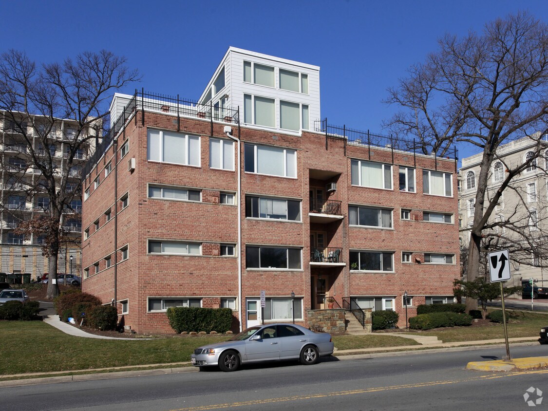 Parkview Manor Partments Apartments in Arlington, VA
