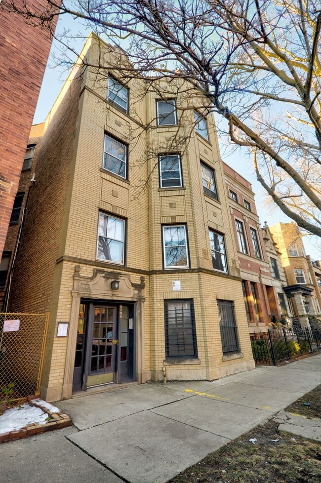 Building Photo - 2704 N Mildred Ave