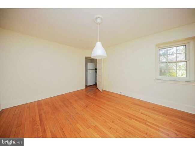 Foto del edificio - 17 E Willow Grove Ave