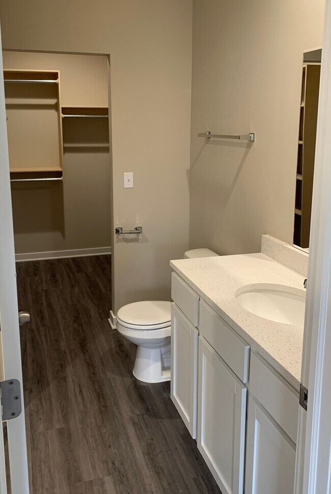 Foto del edificio - 3233 Cedar Downs Cir