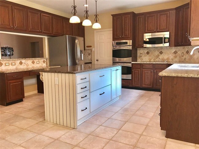 Building Photo - 3110 Saddle Ridge Ct