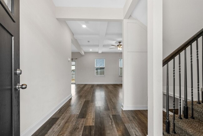 Building Photo - 3 Bedroom 2 1/2 Bath Dog Friendly Home For...