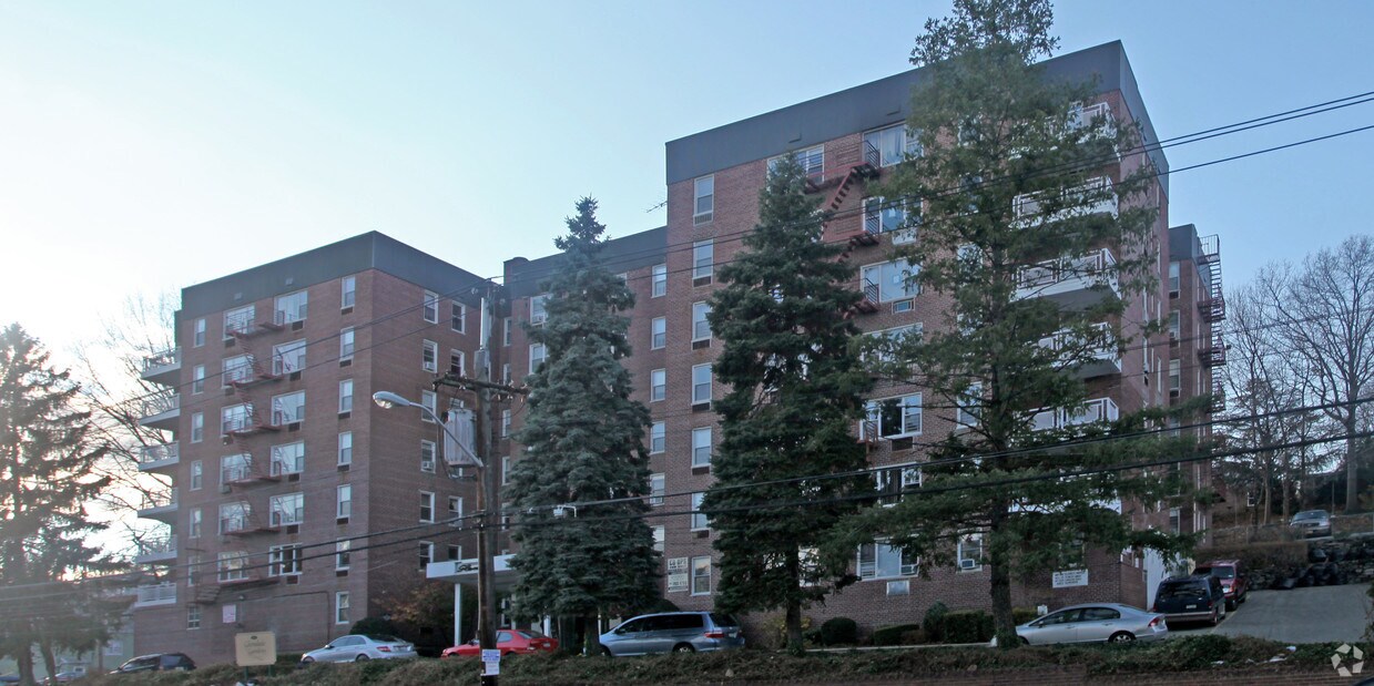 Glendale Gardens Apartments in Yonkers, NY