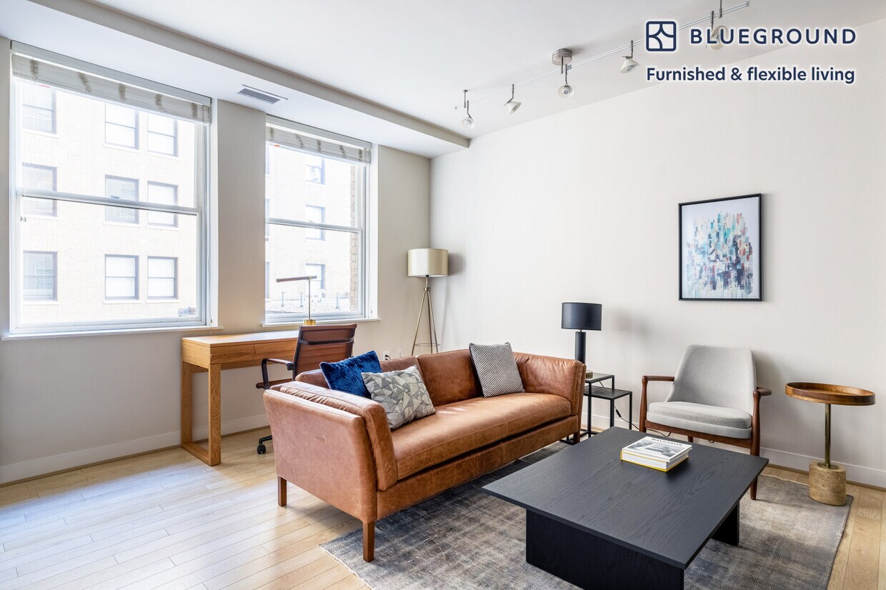 Foto principal - 733 15th St NW