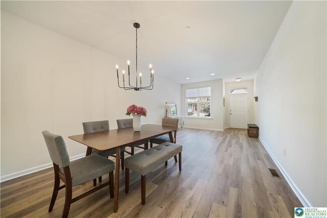 Building Photo - 358 Redclover Ln