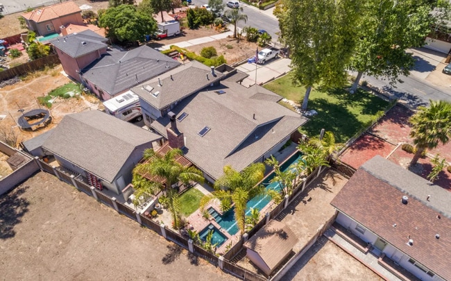 Foto del edificio - 1762 Los Feliz Dr