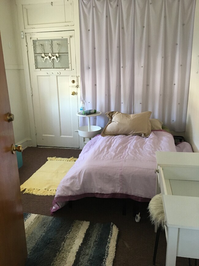 Building Photo - 909 Foster St