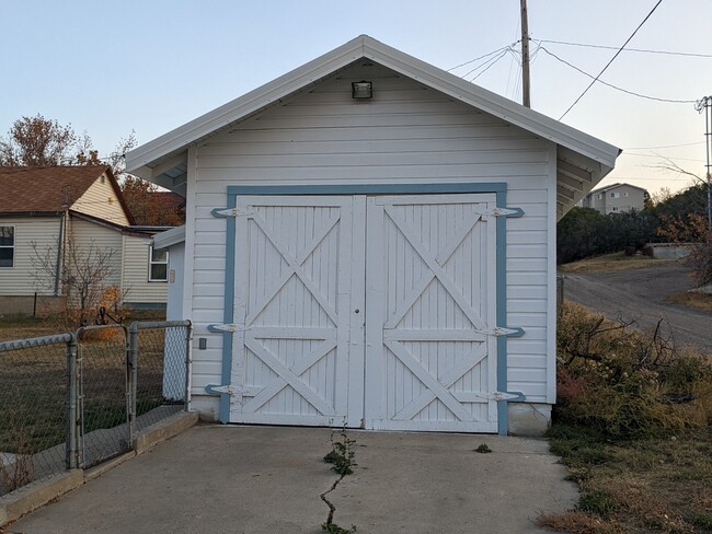 Building Photo - 151 9th Ave N