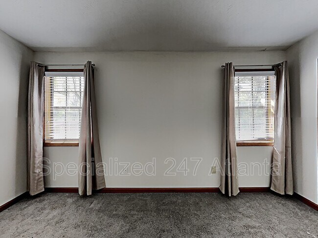 Building Photo - 5771 Glenn Hollow Ln