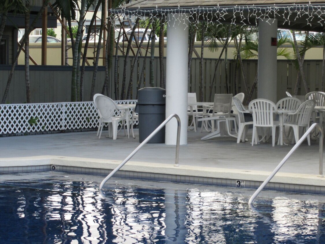 Foto del edificio - 2 Bedroom, 2 bath, 2 parking Bottom Floor ...