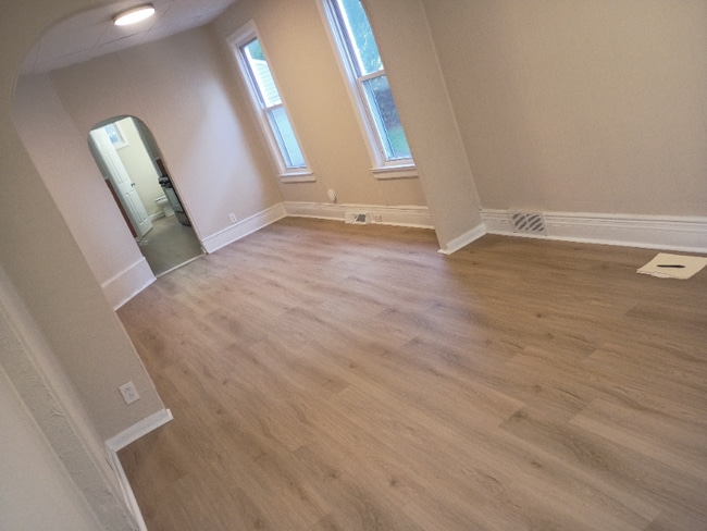Building Photo - 137 Lockwood Ave