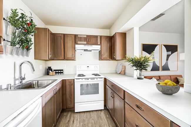 Building Photo - Woodland Estates