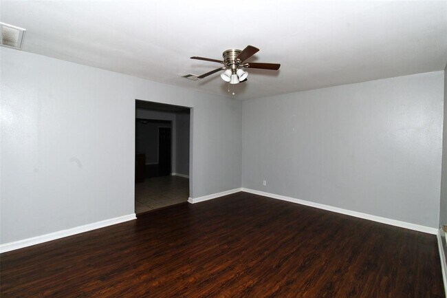 Building Photo - 1105 N Arcola St