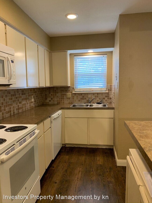 Building Photo - 3309 S 58th St