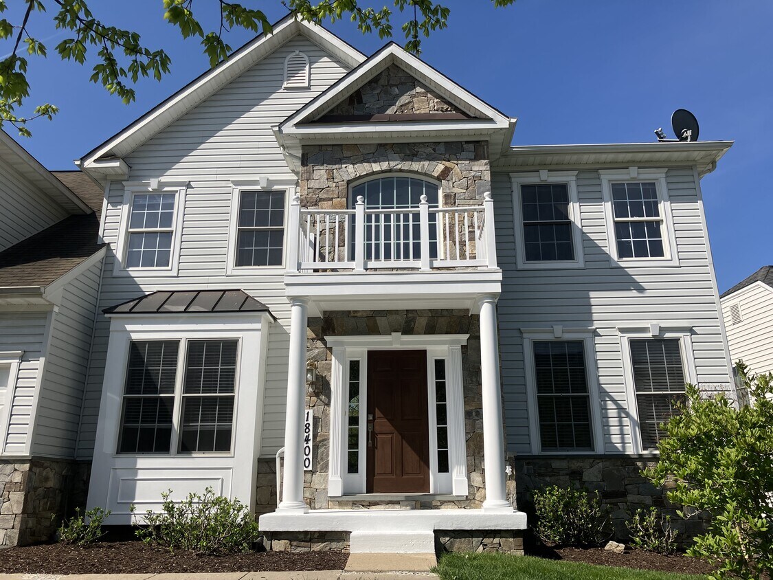 18400 Forest Crossing Ct, Olney, MD 20832 House Rental in Olney, MD