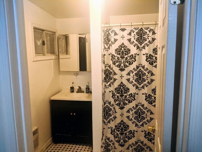 Foto del edificio - 3431 Hickory Ave