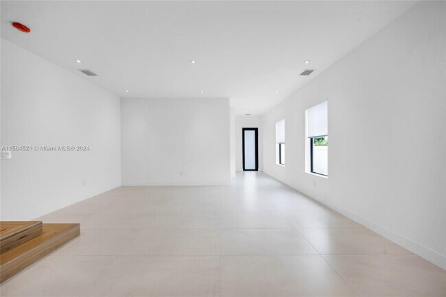 Foto del edificio - 2921 SW 26th St