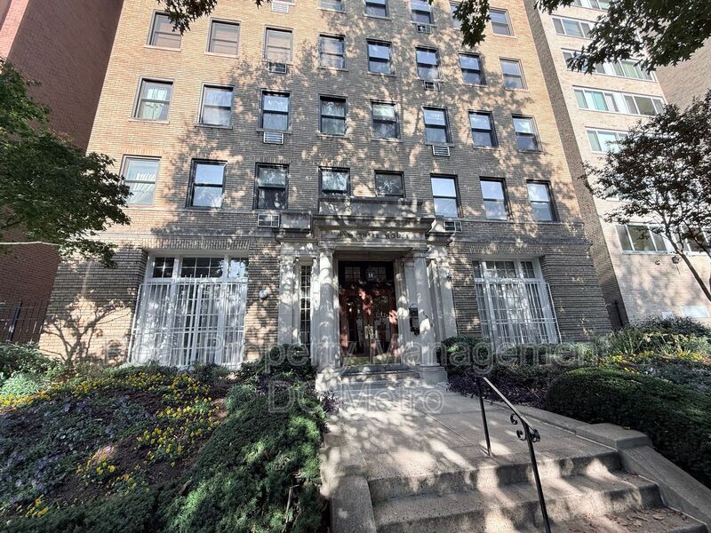 Primary Photo - 1316 New Hampshire Ave NW