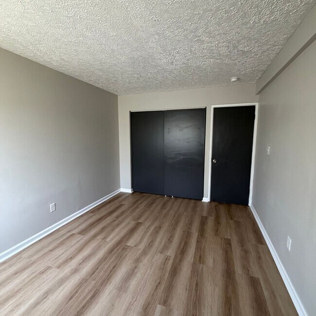 Building Photo - 9031 S Eldorado Dr