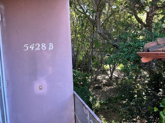 Foto del edificio - 5428 Claremont Ave