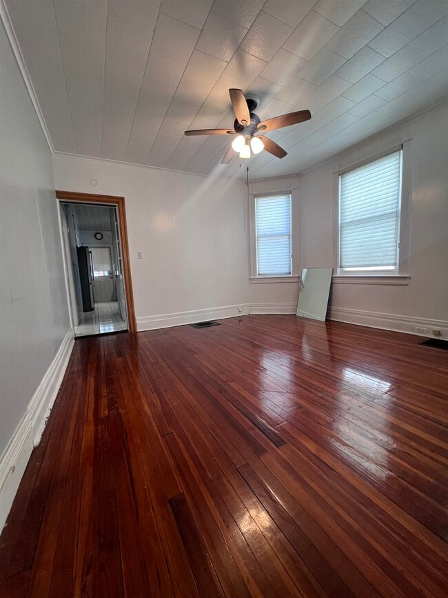 Building Photo - 94 W 46th St