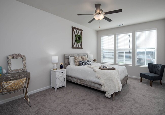 Foto del edificio - Crest at Burkitt Ridge Apartments and Townhomes