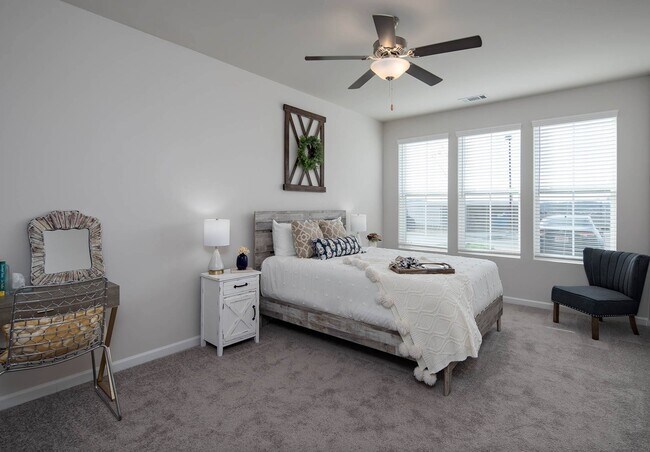 Foto del edificio - Crest at Burkitt Ridge Apartments