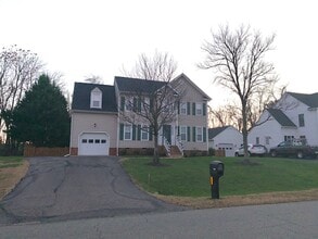 Building Photo - 7017 Hawks Hill Ln