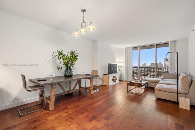 Foto del edificio - 1750 N Bayshore Dr