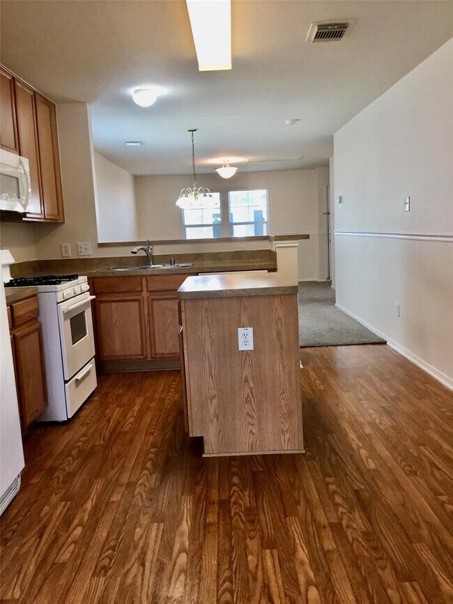 Foto del edificio - 6141 Lone Prairie Way