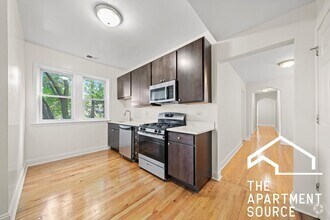 Building Photo - 3428 W Parker Ave