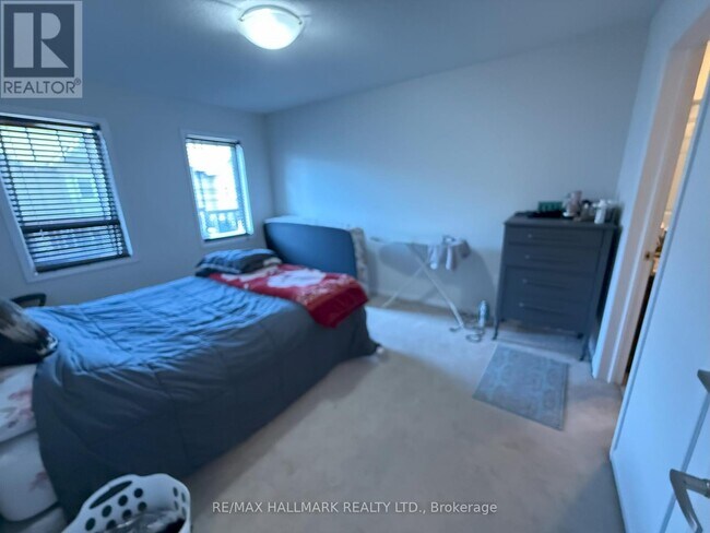 Photo du bâtiment - 6020-6020 Derry Rd